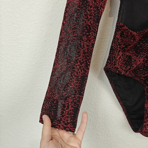 Desigual NWT Slim Fit Long Sleeve Cut Out V-neck Metallic Red Bodysuit Size M - Picture 11 of 15